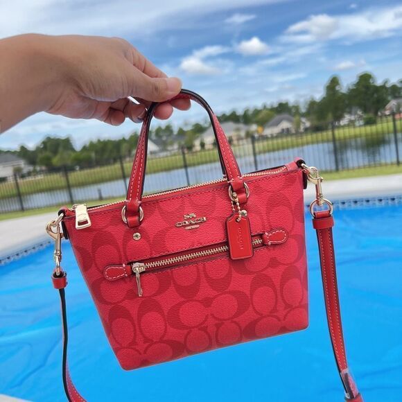 Coach‎ Mini Gallery Crossbody In Signature Canvas - Picture 2 of 9